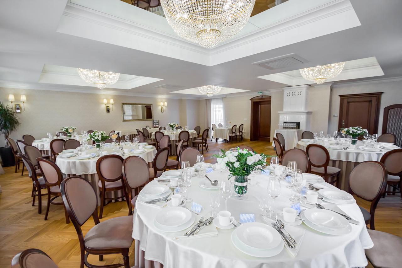 Hg Hotel Toszek Luaran gambar